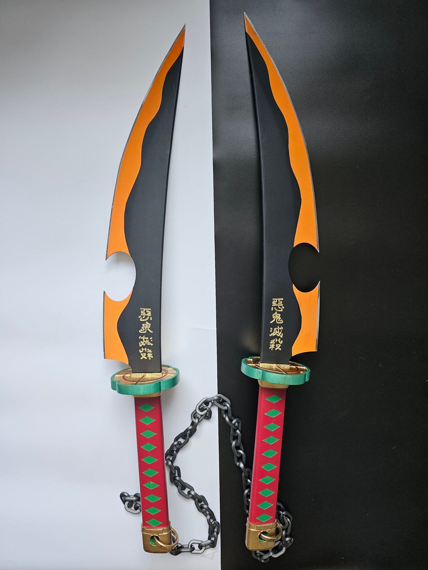 Tengen swords Demon Slayer - Set of 2 + Chains cosplay prop
